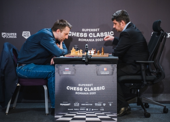 Doi șahiști se detașează la vârful clasamentului Superbet Chess Classic Romania 2021 după Runda a VI-a: Shakhriyar Mamedyarov și Alexander Grischuk